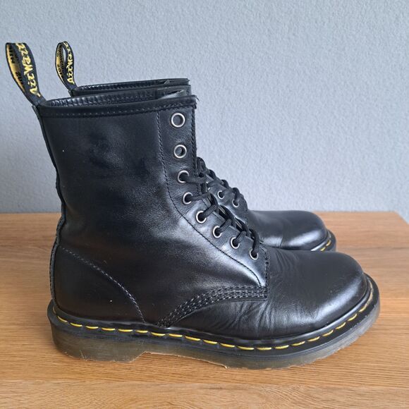 Doc Dr. Martens 1460 11821 Women’s 8 EU 39 Black Leather Combat Boots 8 Eye Y2K